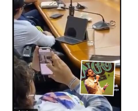 Daniel Quintero's Secretary of Culture is surprised watching TikTok in full Governing Council