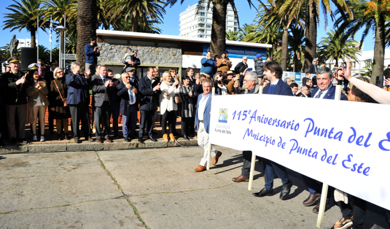Delgado participated in the parade for the 115th anniversary of Punta del Este