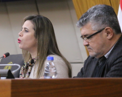 Deputies postpone conflict of interest law