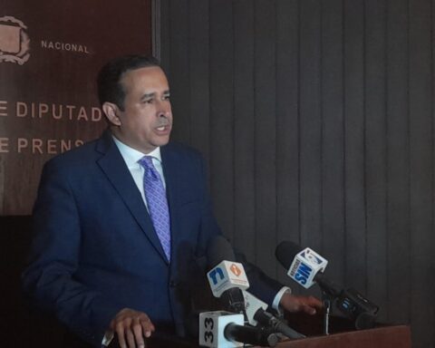 Deputy Víctor Suárez submits a bill that sanctions tax avoidance