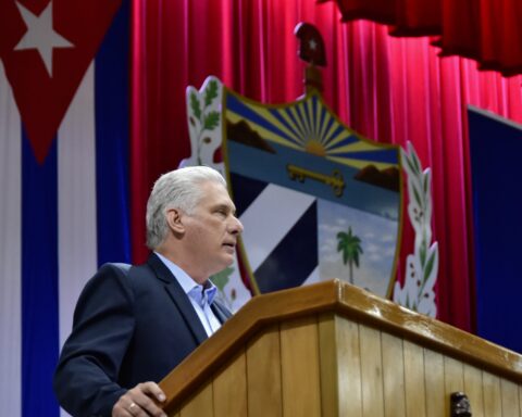 El presidente cubano Miguel Díaz-Canel durante la clausura de la reunión plenaria de la Asamblea Nacional del Poder Popular, el viernes 22 de julio del 2022. Foto: Tomada de @PresidenciaCuba.