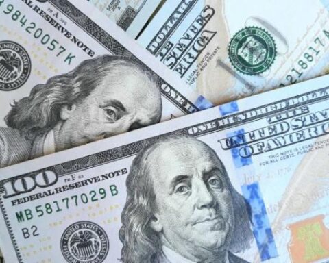 Dollar gives no respite and rises again this Friday