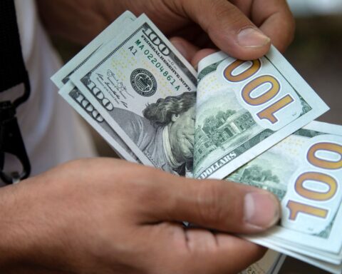 Dollar rises 10.03% in June and has the biggest monthly increase since March 2020