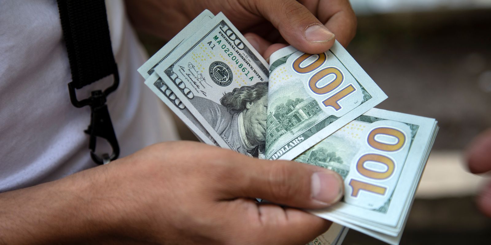 Dollar rises 10.03% in June and has the biggest monthly increase since March 2020