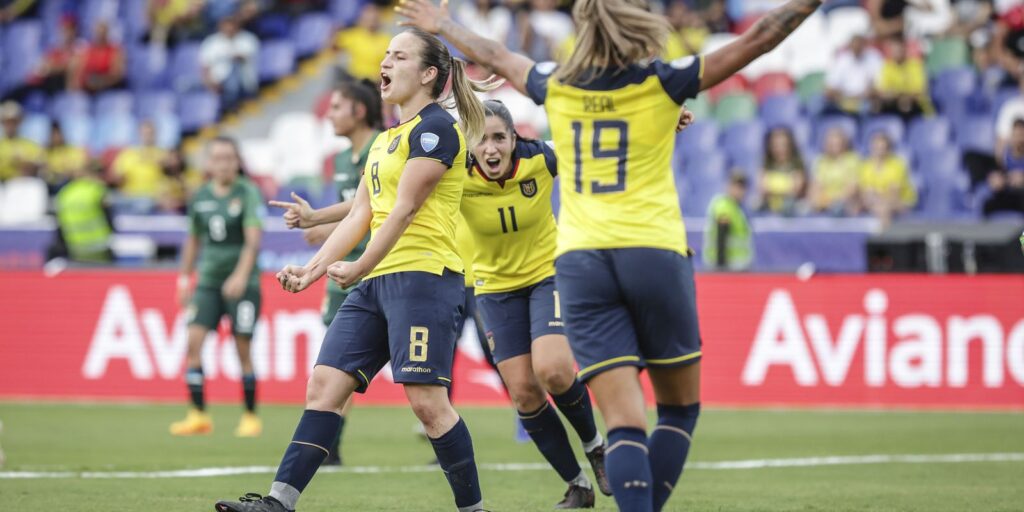 Ecuador thrashes Bolivia 6-1 in women's Copa America opener