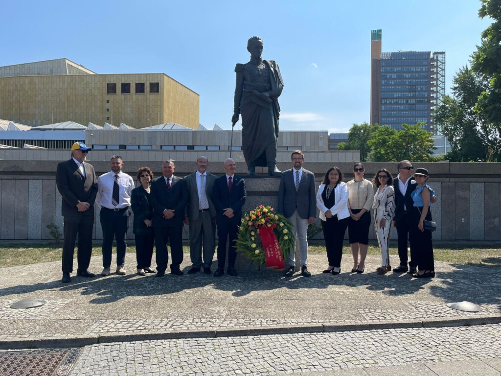 Embassies of Venezuela commemorate signing of independence