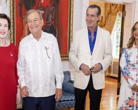 Embajada proyecta en los EE. UU. cigarros y ron dominicanos