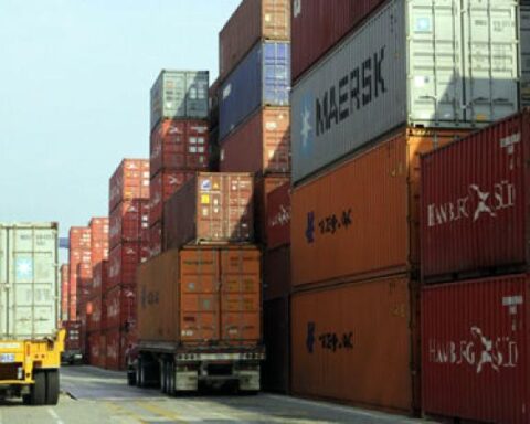 Exports from free zones grew 33% in May