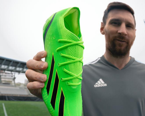 Football from another dimension: Adidas presents the new Chimpunes x Speedportal