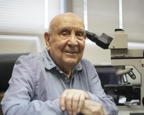 Former Minister Uriel García refused to be honored by María del Carmen Alva in Congress