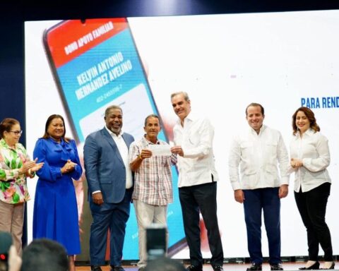 Conozca los detalles sobre el «Bono de de Apoyo Familiar” anunciado por Abinader
