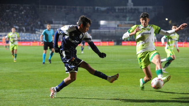Gimnasia reached the top by beating Defense and Justice