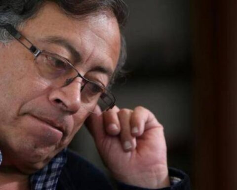 Gustavo Petro suspends his agenda due to medical suggestion