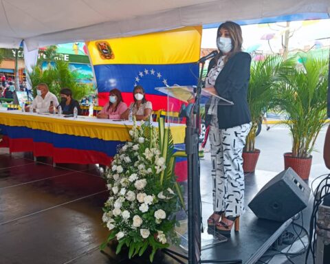 In Petare they offered contributions for the Law of National Holidays