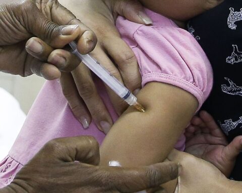 Inactivated polio vaccine is 10 years old in clinics with low adherence