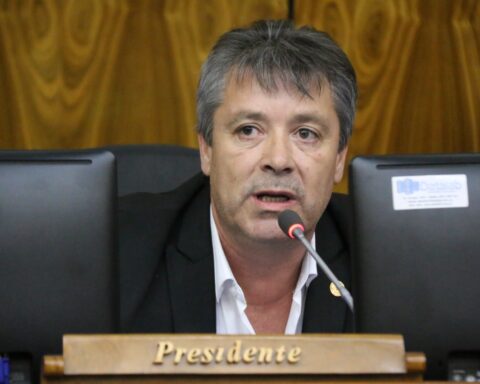 “It is up to the deputies to give a change of direction to this situation”