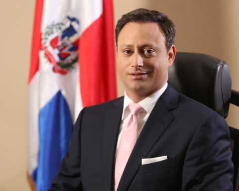 Jean Alain usaba hasta el café de la Procuraduría para sus actividades políticas, dice el MP