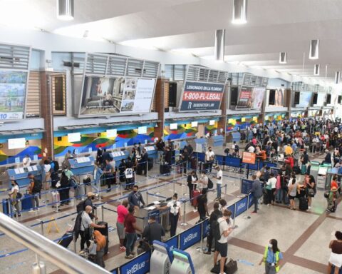 Retrasos de JetBlue… ¿Qué responsabilidades tiene?