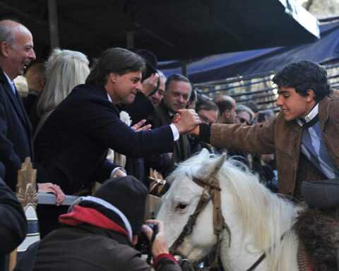 Lacalle Pou led the commemorative act of the 192nd anniversary of the Jura de la Constitución