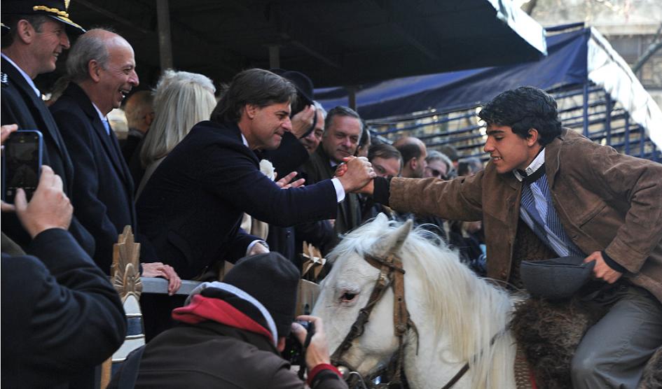 Lacalle Pou led the commemorative act of the 192nd anniversary of the Jura de la Constitución