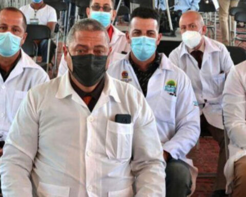 López Obrador defends the hiring of Cuban doctors in an act in Nayarit