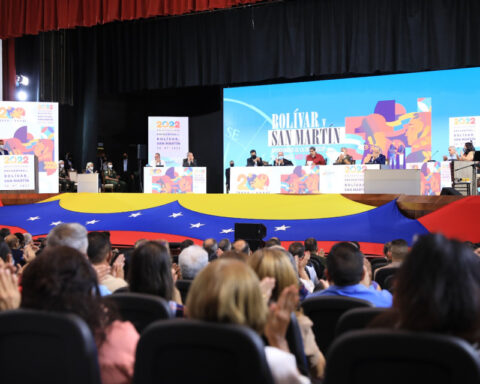 Maduro insists that his government is the object of foreign threats