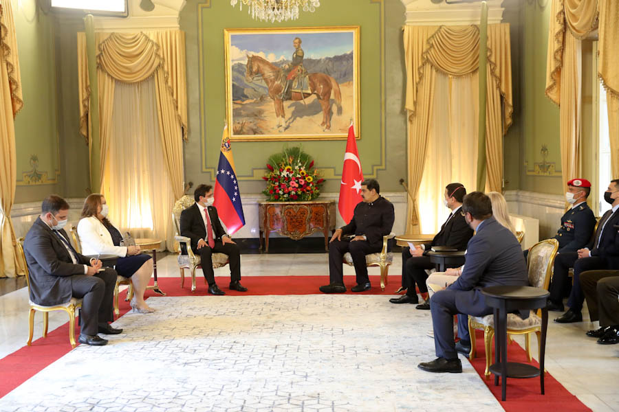 Maduro receives credentials from new ambassadors in the country