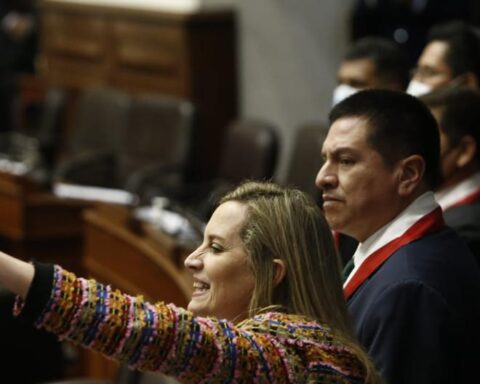 María del Carmen Alva questioned Pedro Castillo's speech: "They gave him data from Switzerland"