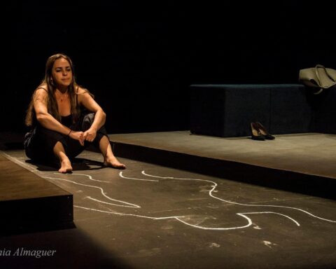 La actriz Mariana Valdés en la puesta en escena de "Como si fuera esta noche". Foto: Sonia Almaguer/cortesía de la entrevistada.