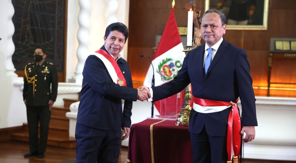 Mariano González swears in as the new Minister of the Interior to replace the censored Dimitri Senmache