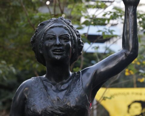 Marielle Franco wins statue in downtown Rio de Janeiro