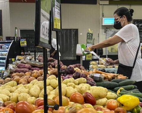 Market expects inflation for June to approach 9.7%