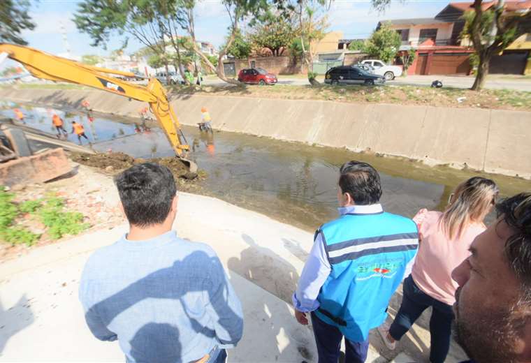 El equipo de la comuna comenzó retirando la basura y el sedimento / Foto: GAMSC