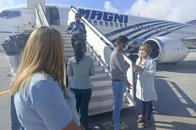 Migrantes irregulares cubanos devueltos desde México a la Isla. Foto: Prensa Latina.