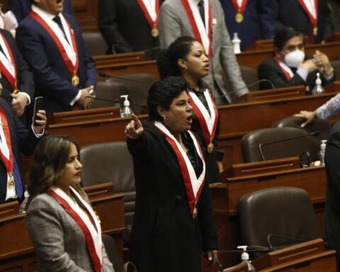 Minister Alejandro Salas accuses congressman of Fuerza Popular of lying to Pedro Castillo's mother