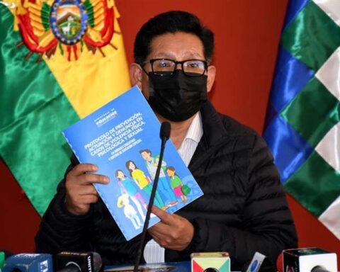 Edgar Pary, ministro de Educación