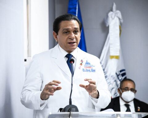 Ministro de Salud a médicos: no son necesarias las marchas