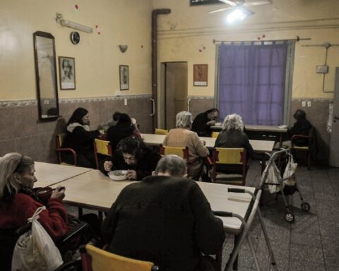 More than 60% of nursing home employees have irregularities in their hiring