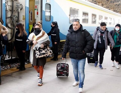 More than 650,000 people will travel by plane and train during the winter holidays