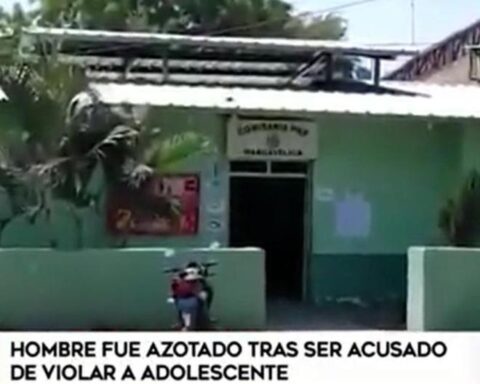 Neighbors whip a subject after accusing him of outraging a minor under 15 years of age