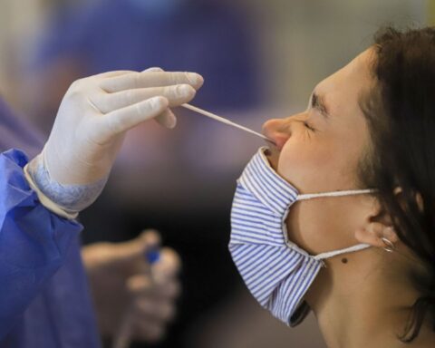 New rise in weekly cases of coronavirus: what the latest epidemiological report says