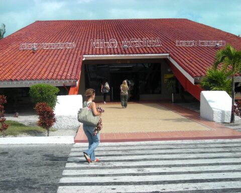 Aeropuerto internacional Vilo Acuña, Cayo Largo del Sur, Isla de la Juventud. Foto: Wikipedia.