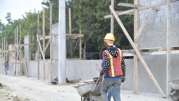 North Region with more wage earners in construction and more payment