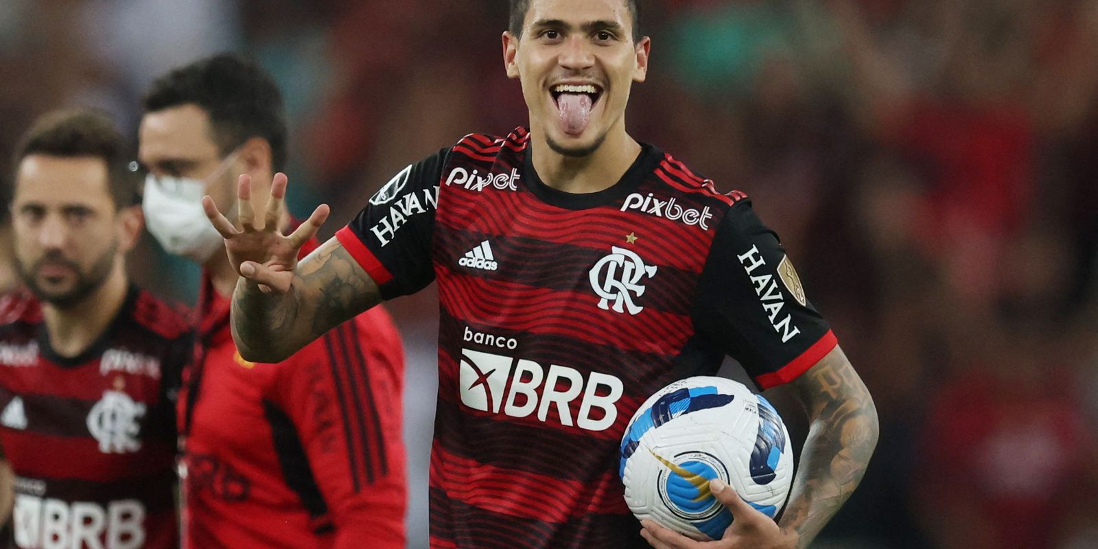 On a 7-1 night, Flamengo advances in Libertadores