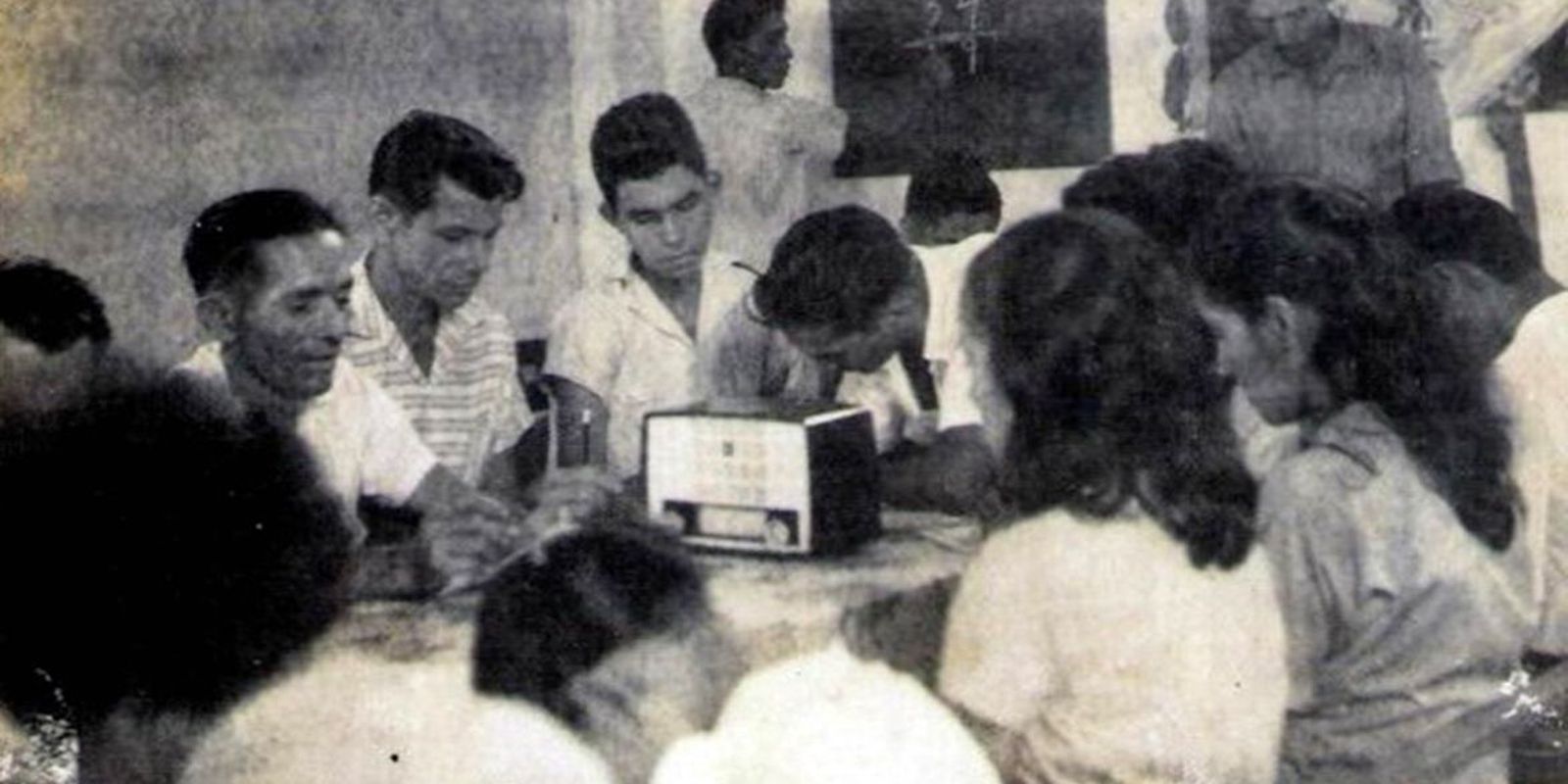 One hundred years of radio in Brazil: educational character marks the history of radio