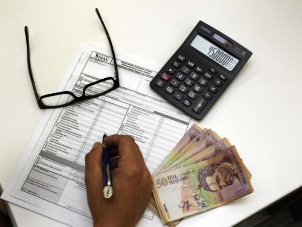 One in three Colombians considers that they should not pay taxes