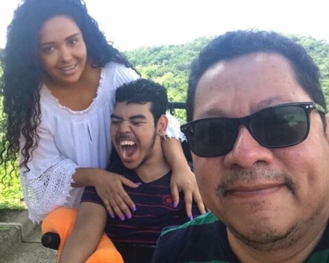 Organizations demand that political prisoner Miguel Mora see his son