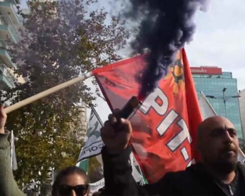 Partial general strike of the Pit-Cnt and concentration in the Legislative Palace