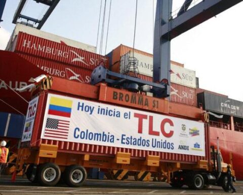 Petro representatives ask the United States to renegotiate the FTA