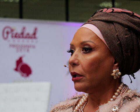 Piedad Córdoba took office as a senator at the clinic where she is hospitalized